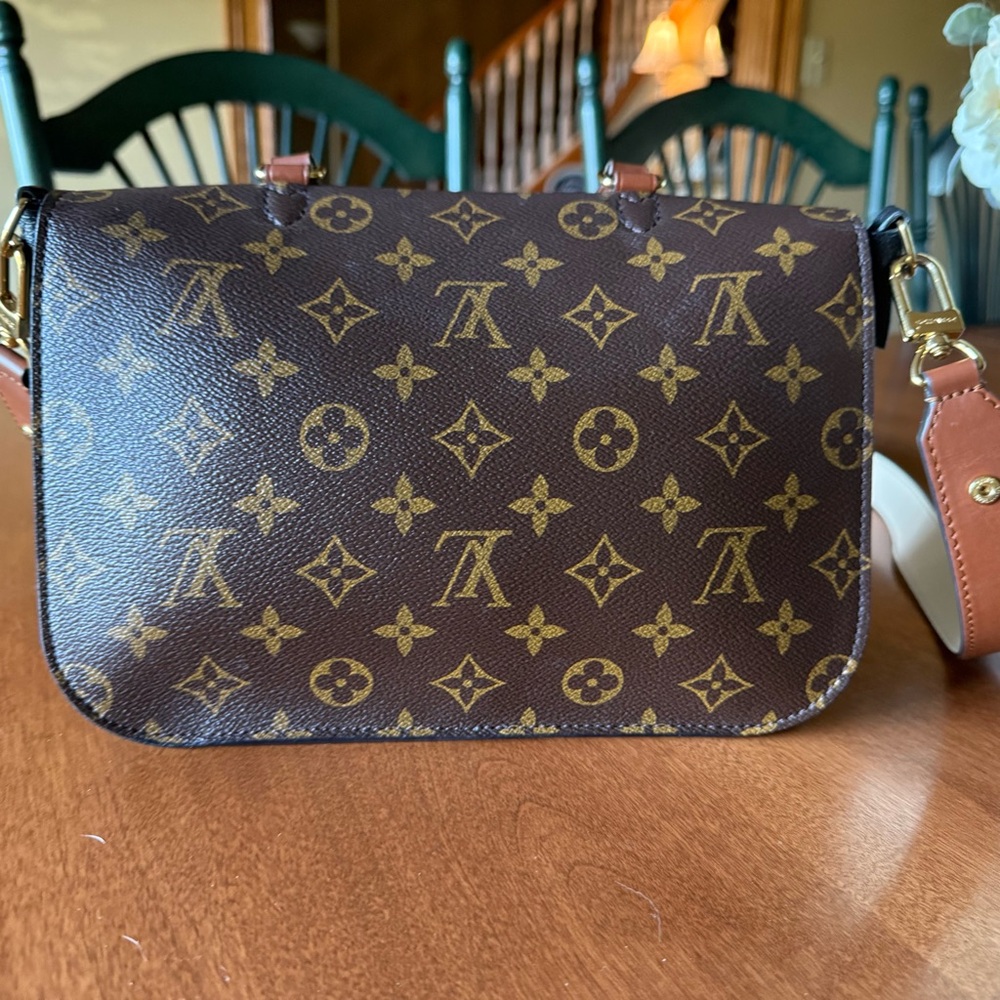 Louis Vuitton Vaugirard Monogram Crossbody bag. - Picture 4 of 9